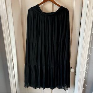 Black Tiered Skirt Boho Elastic Waist Sz M dark cottagecore